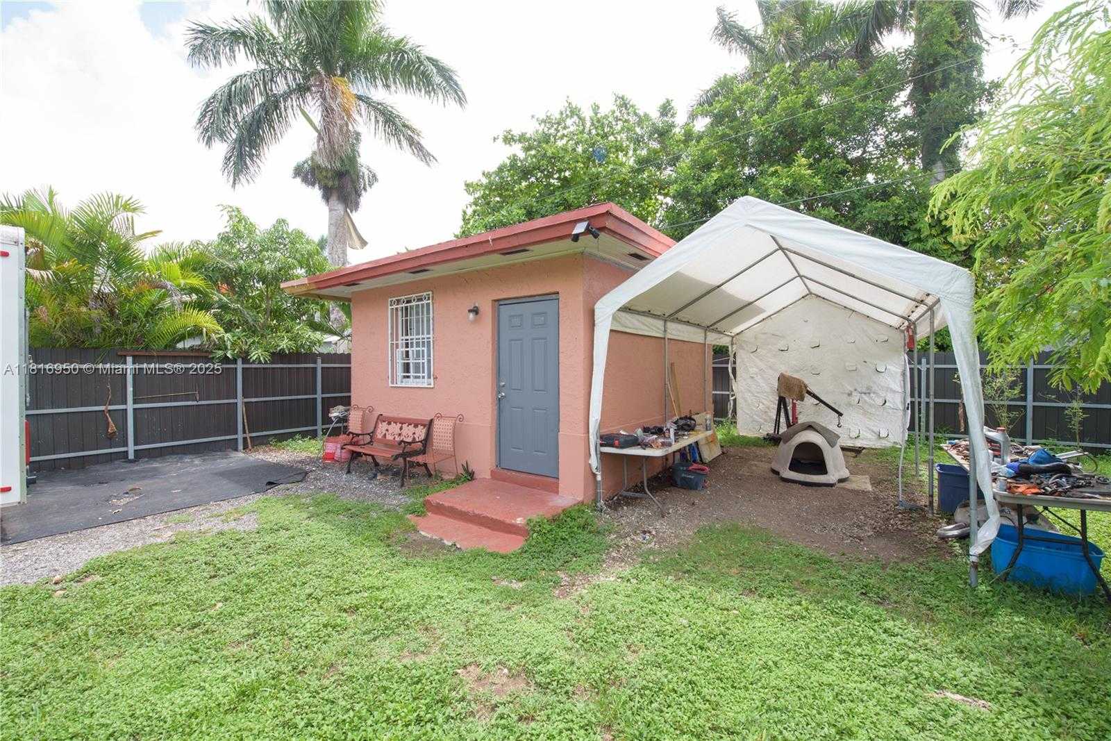 Small Image of 916 NORTH WEST 3RD AVE, Homestead Number 16