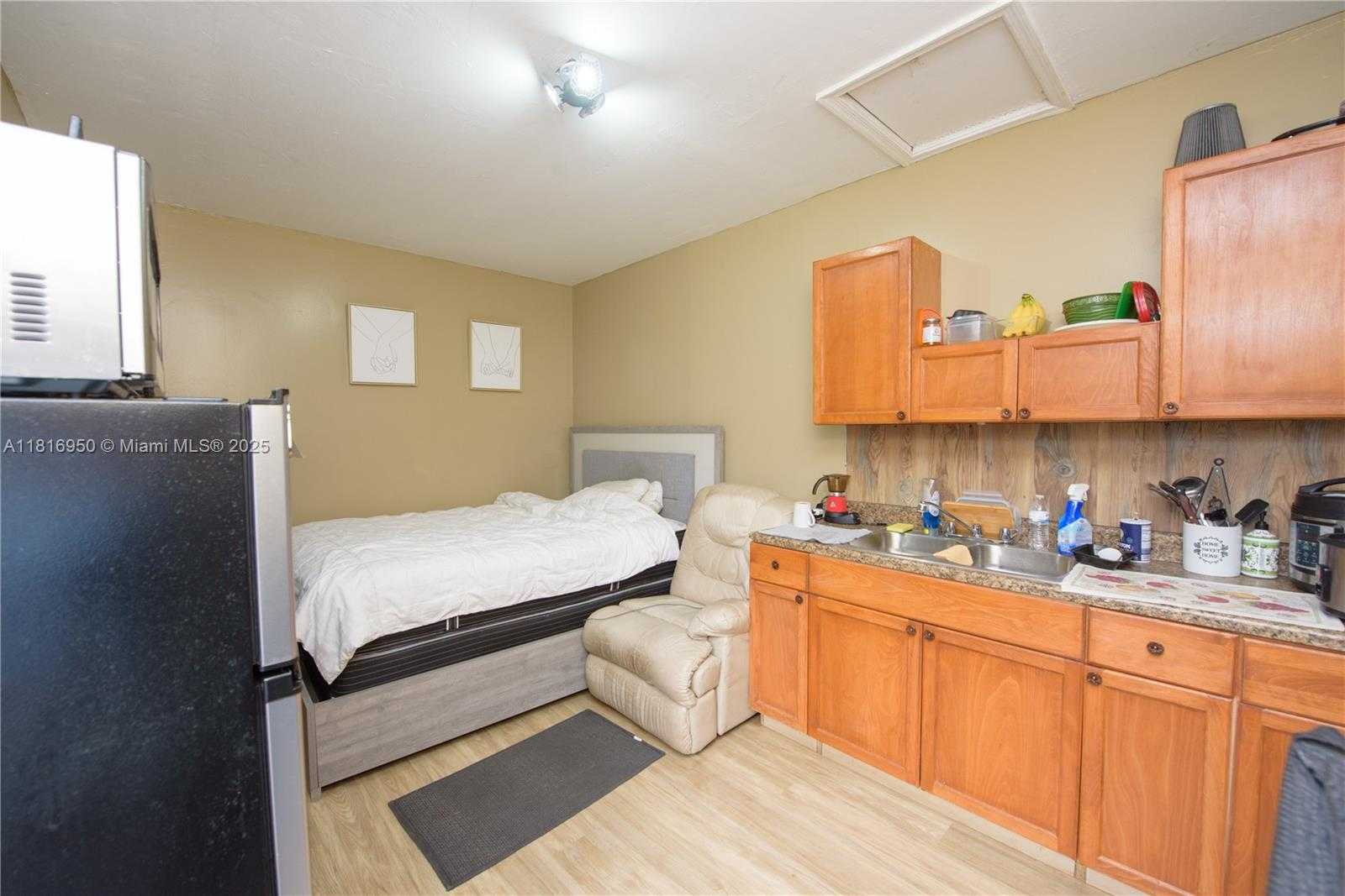 Small Image of 916 NORTH WEST 3RD AVE, Homestead Number 18