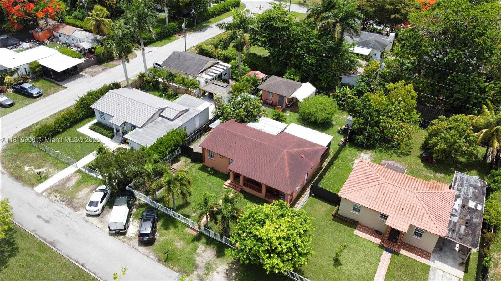 Small Image of 916 NORTH WEST 3RD AVE, Homestead Number 27