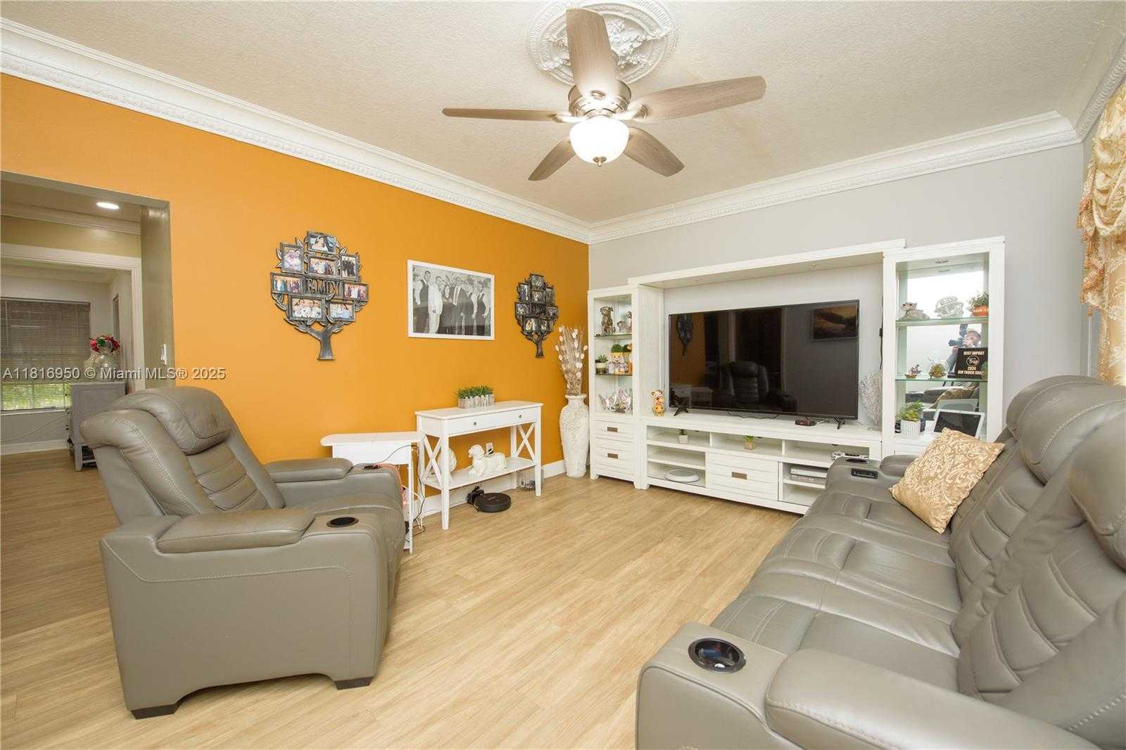 Small Image of 916 NORTH WEST 3RD AVE, Homestead Number 3