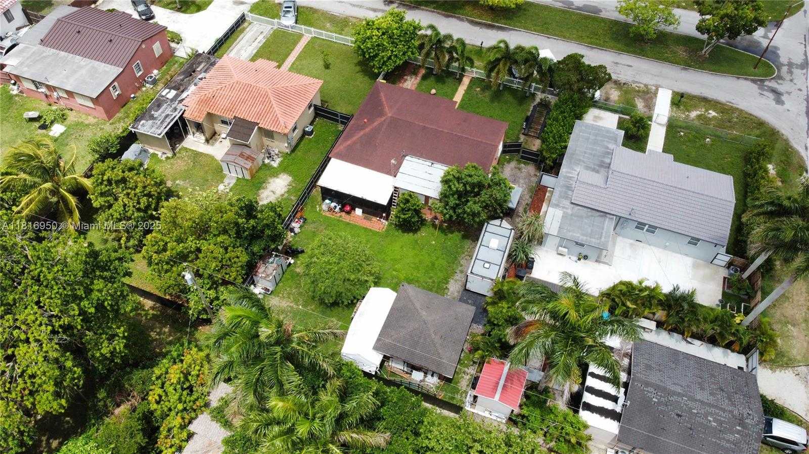 Small Image of 916 NORTH WEST 3RD AVE, Homestead Number 31