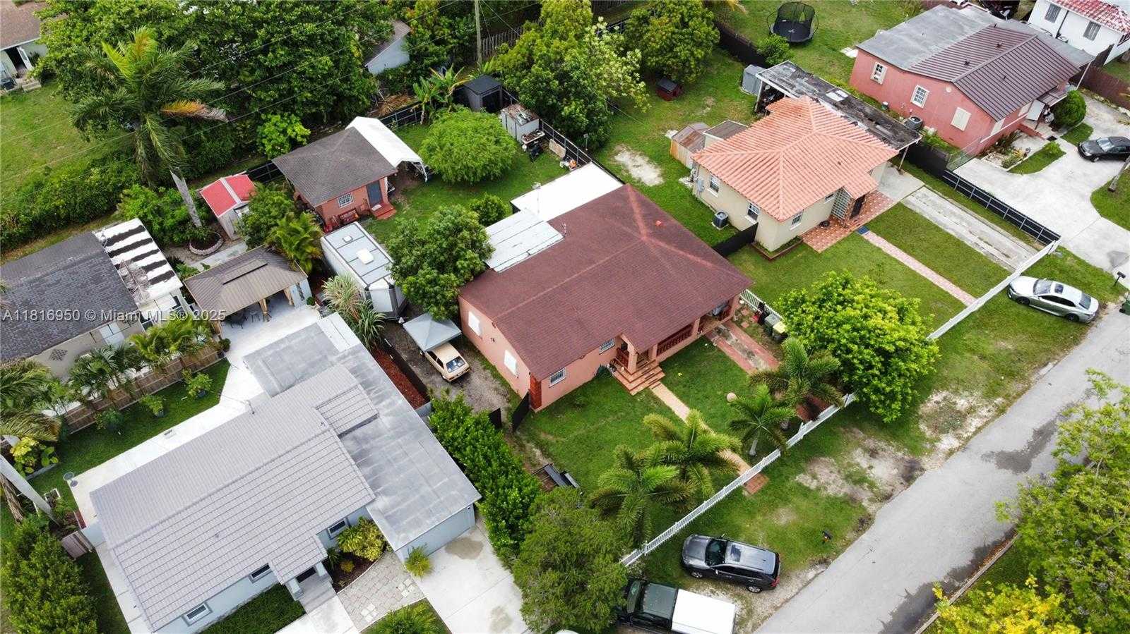 Small Image of 916 NORTH WEST 3RD AVE, Homestead Number 32
