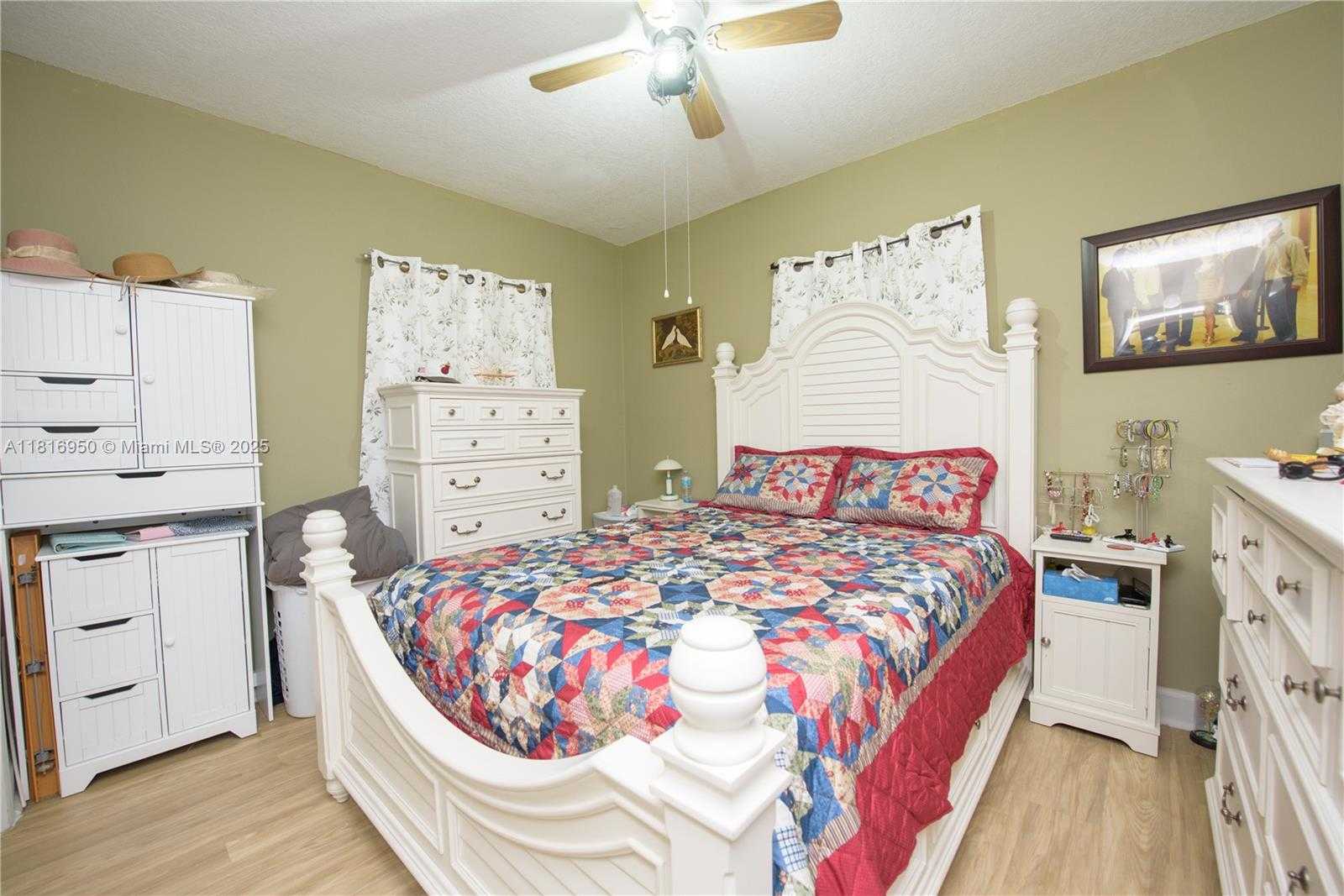 Small Image of 916 NORTH WEST 3RD AVE, Homestead Number 7