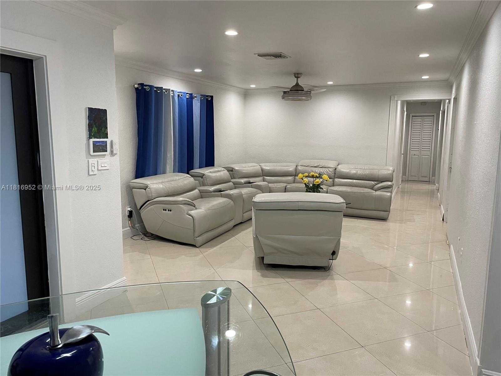 Small Image of 16 NORTH WEST 207TH ST, Miami Gardens Number 10