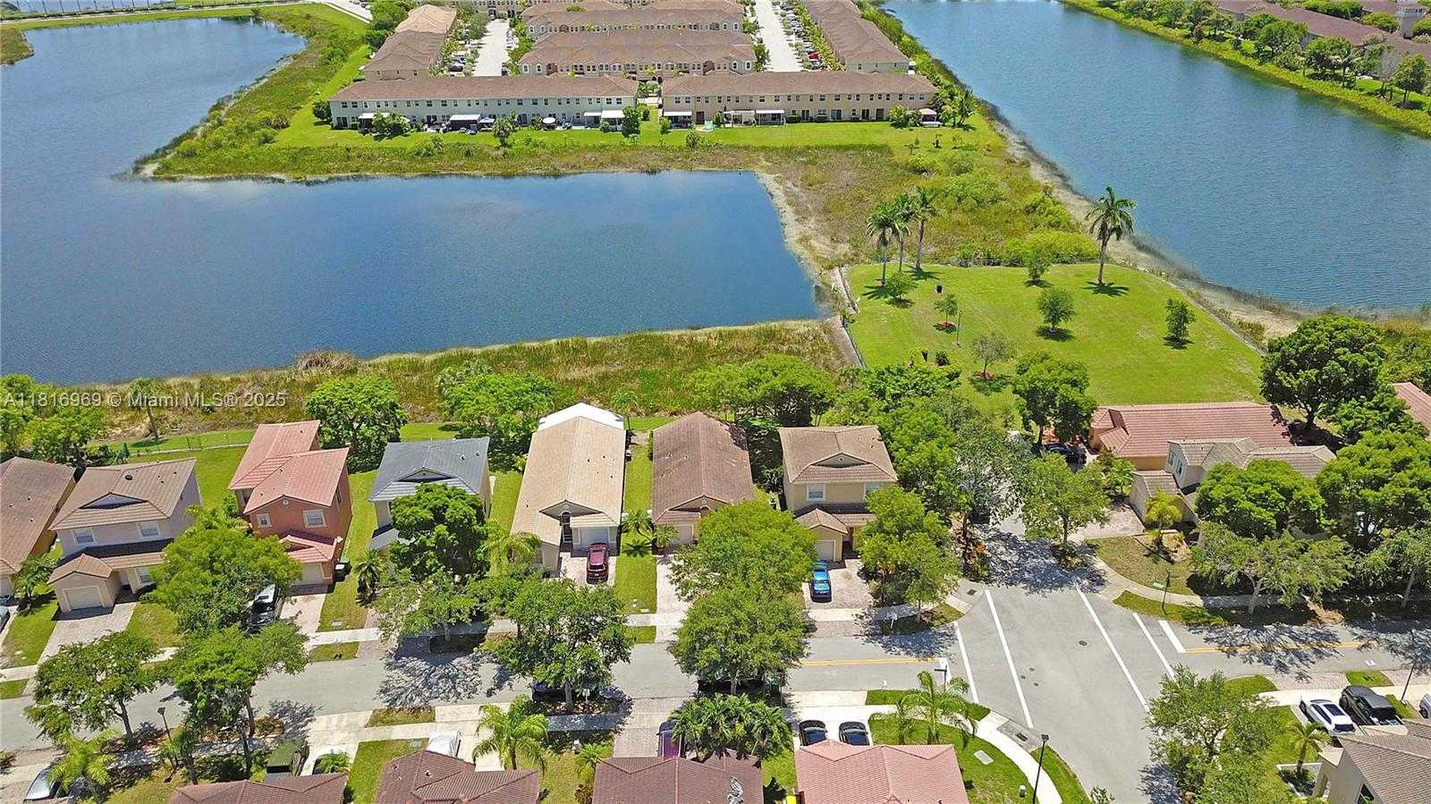 Small Image of 1585 SOUTH EAST 20TH RD, Homestead Number 18