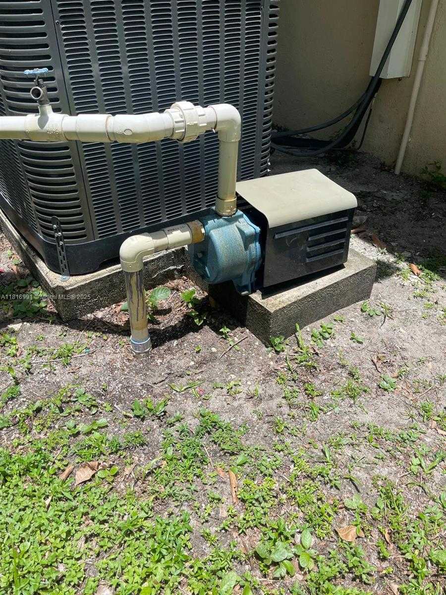 Small Image of 451 EAST DAYTON CIR, Fort Lauderdale Number 14