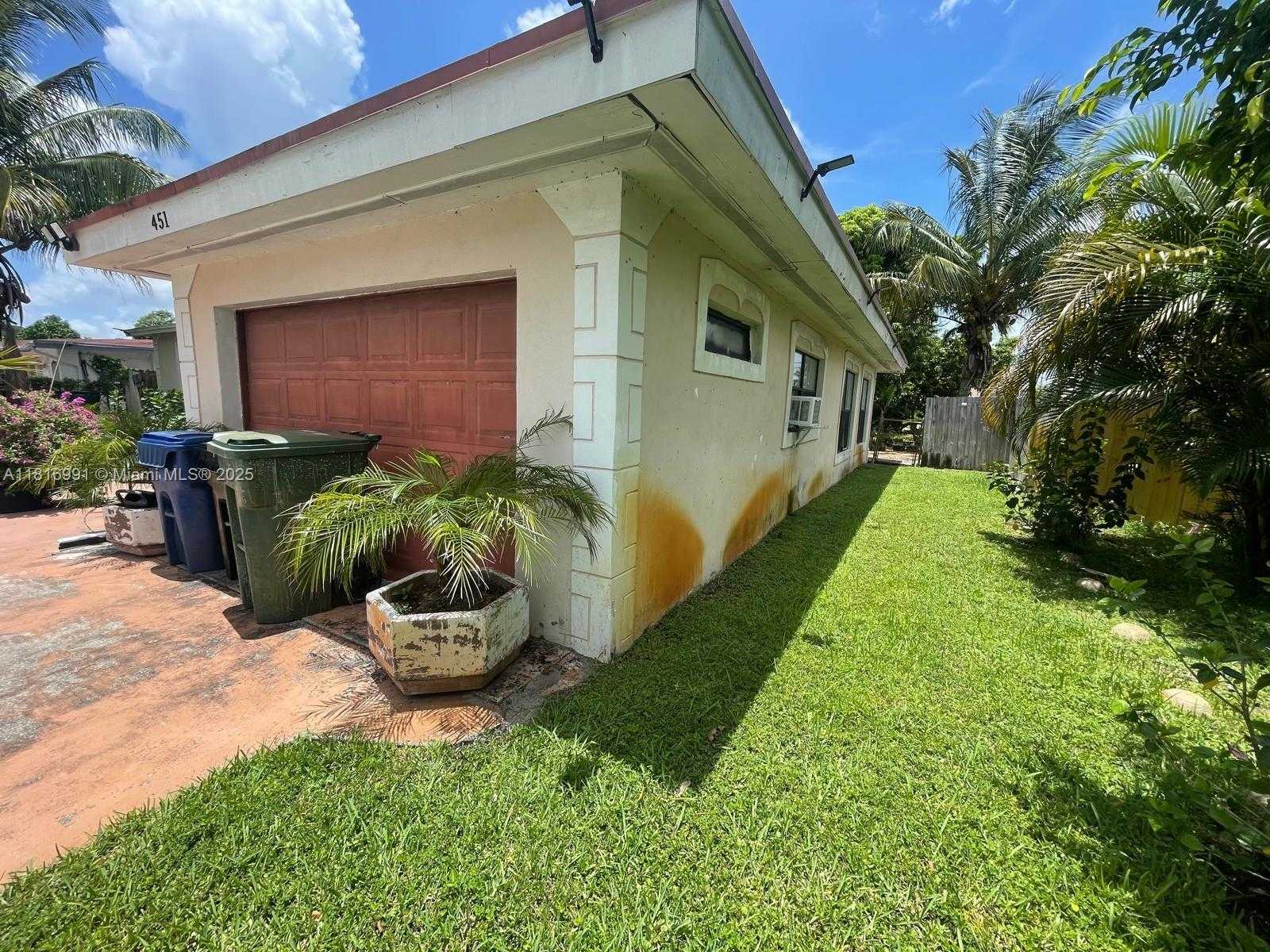 Small Image of 451 EAST DAYTON CIR, Fort Lauderdale Number 6