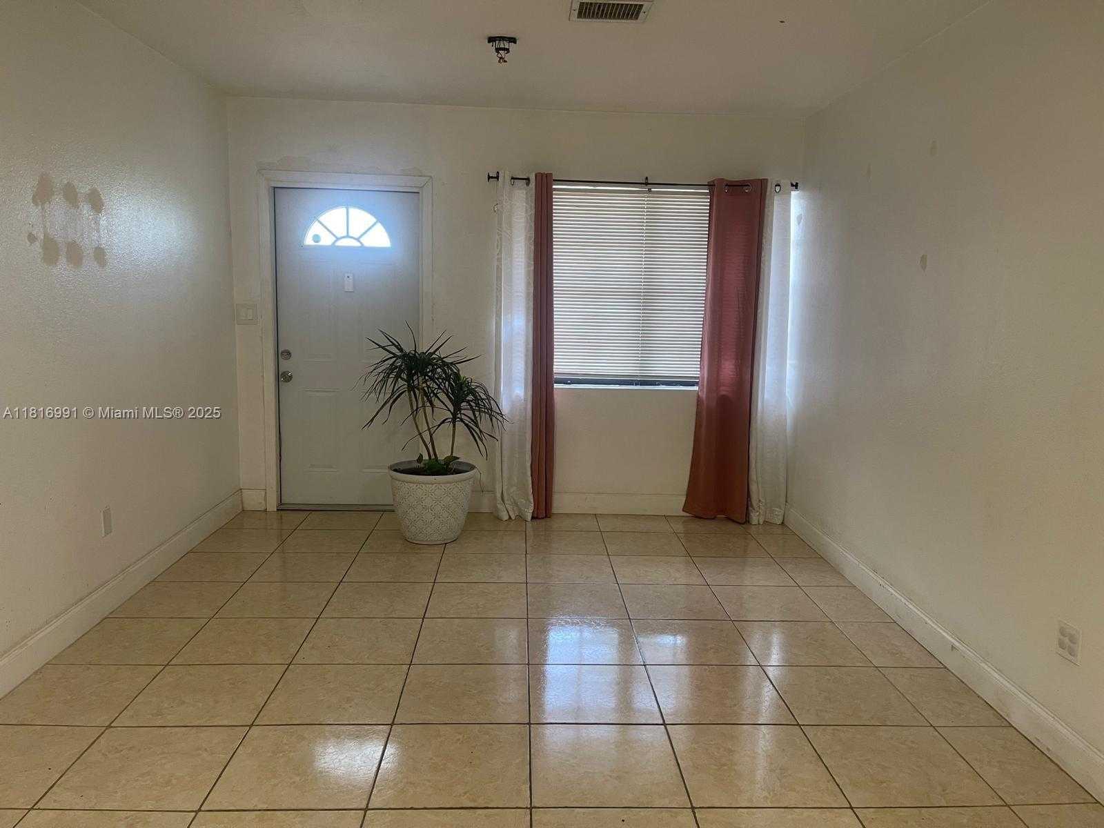 Small Image of 451 EAST DAYTON CIR, Fort Lauderdale Number 7