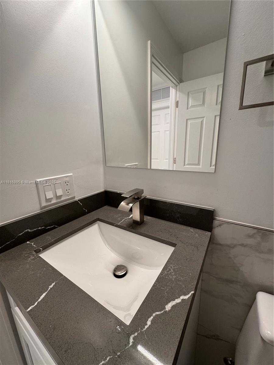 Small Image of 2430 NORTH WEST 22ND RD, Fort Lauderdale Number 25