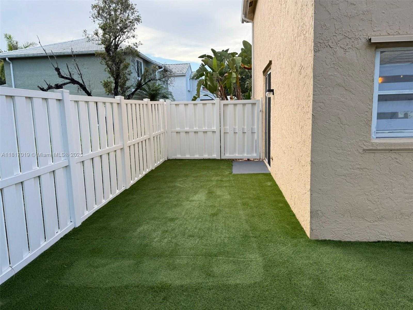 Small Image of 9825 NORTH WEST 2ND CT, Plantation Number 24