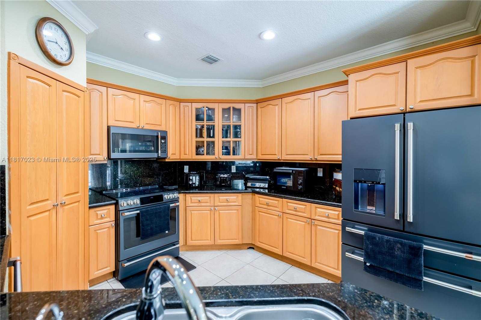 Small Image of 9111 SOUTH WEST 162ND LN, Palmetto Bay Number 4