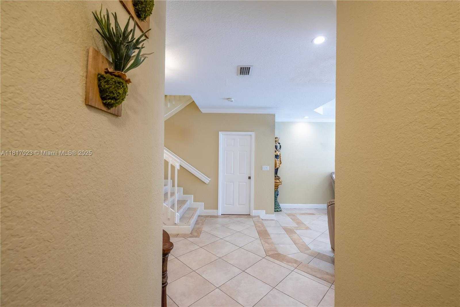 Small Image of 9111 SOUTH WEST 162ND LN, Palmetto Bay Number 7