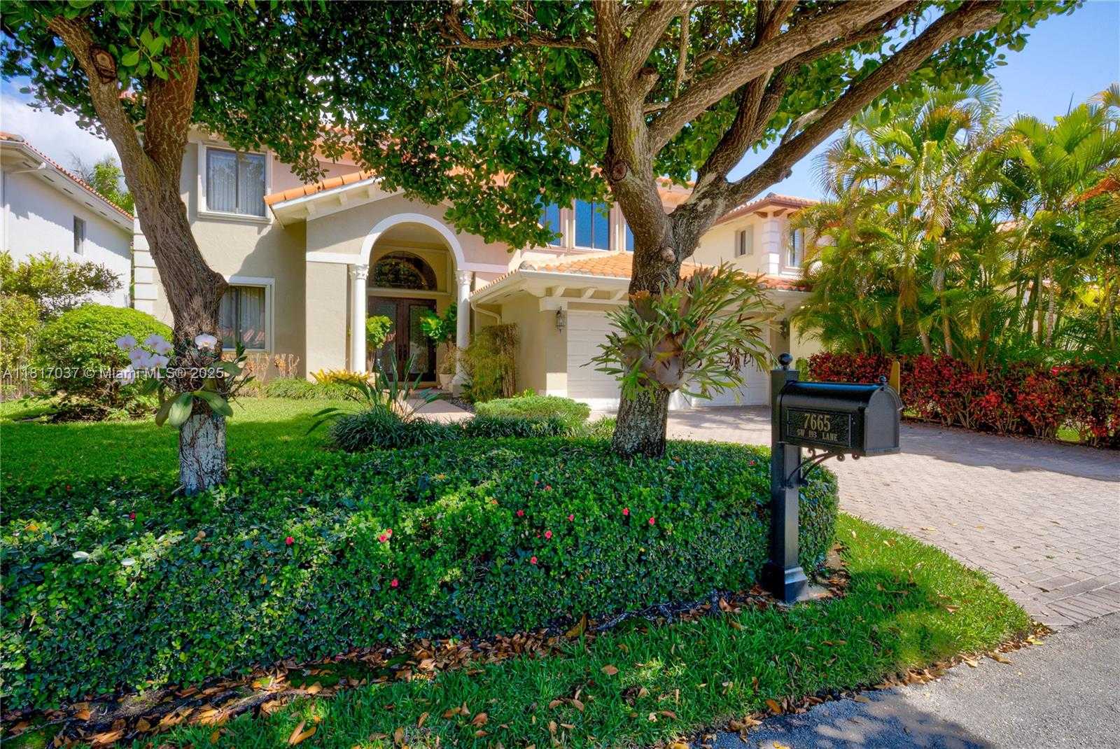 Small Image of 7665 SOUTH WEST 193RD LN, Cutler Bay Number 2
