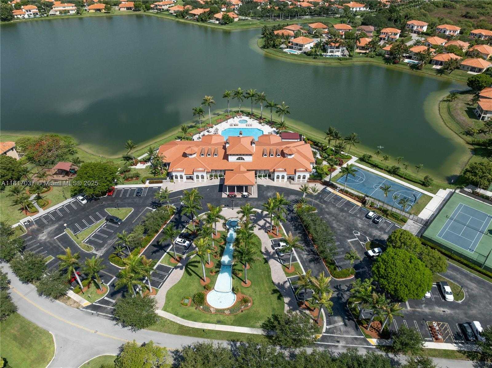 Small Image of 7665 SOUTH WEST 193RD LN, Cutler Bay Number 33