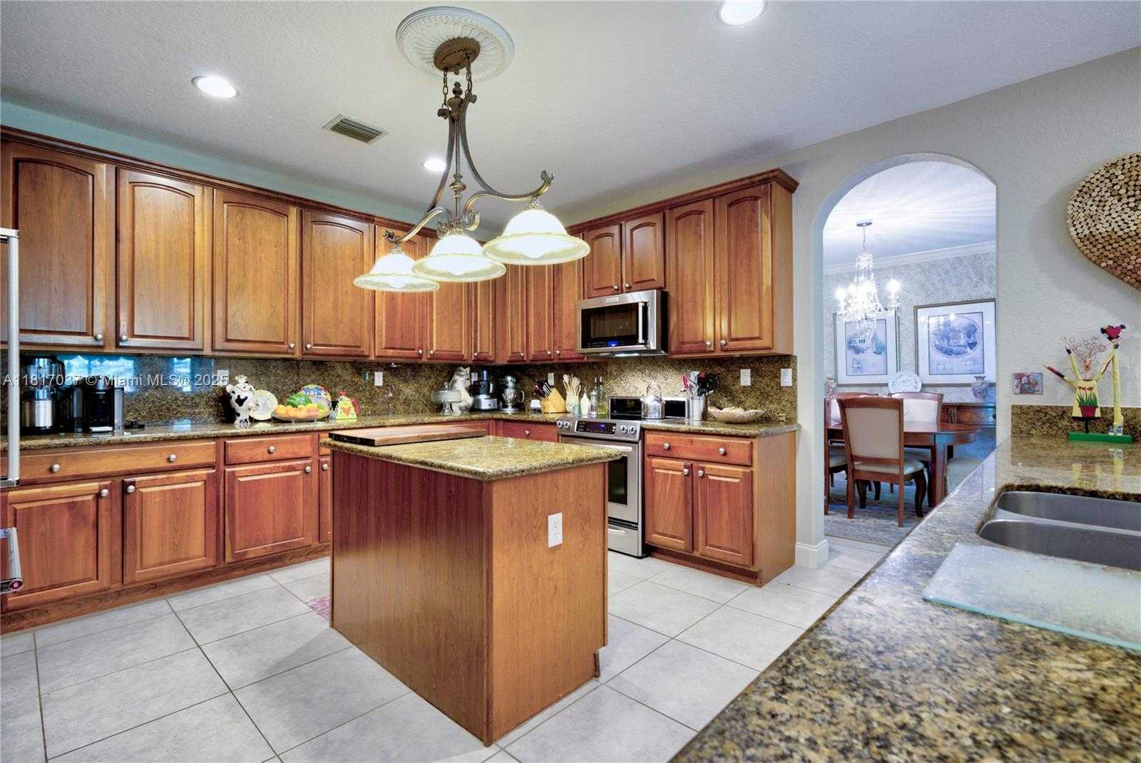Small Image of 7665 SOUTH WEST 193RD LN, Cutler Bay Number 8