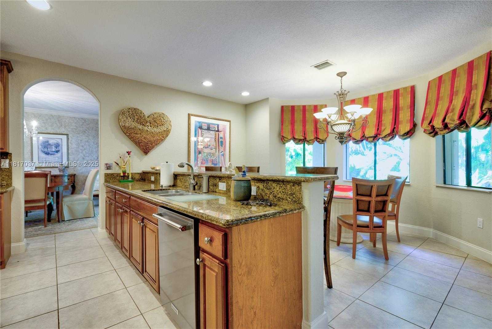 Small Image of 7665 SOUTH WEST 193RD LN, Cutler Bay Number 9