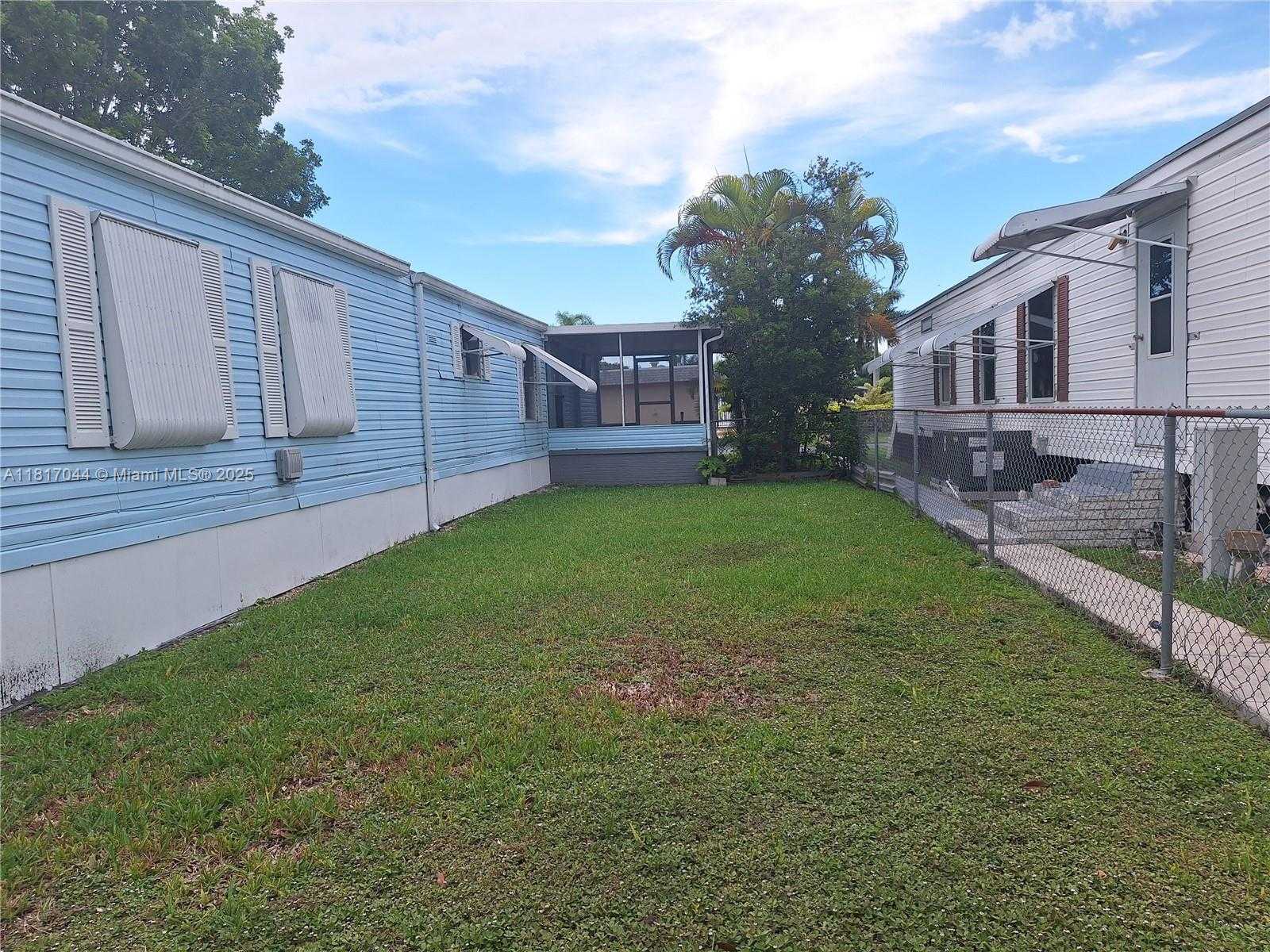 Small Image of 35303 SOUTH WEST 180TH AVE LOT 347, Homestead Number 8