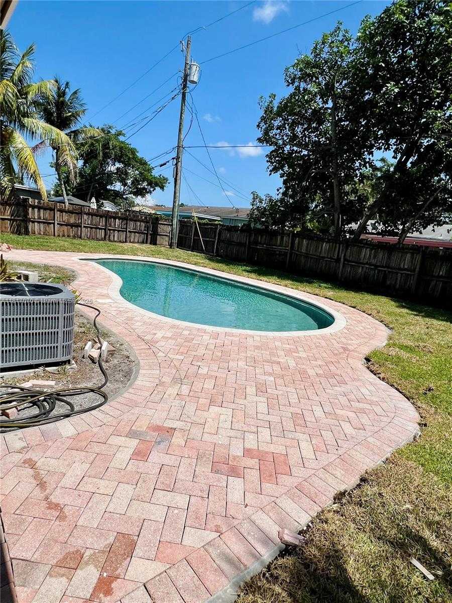 Small Image of 6570 NORTH WEST 6TH CT, Margate Number 10