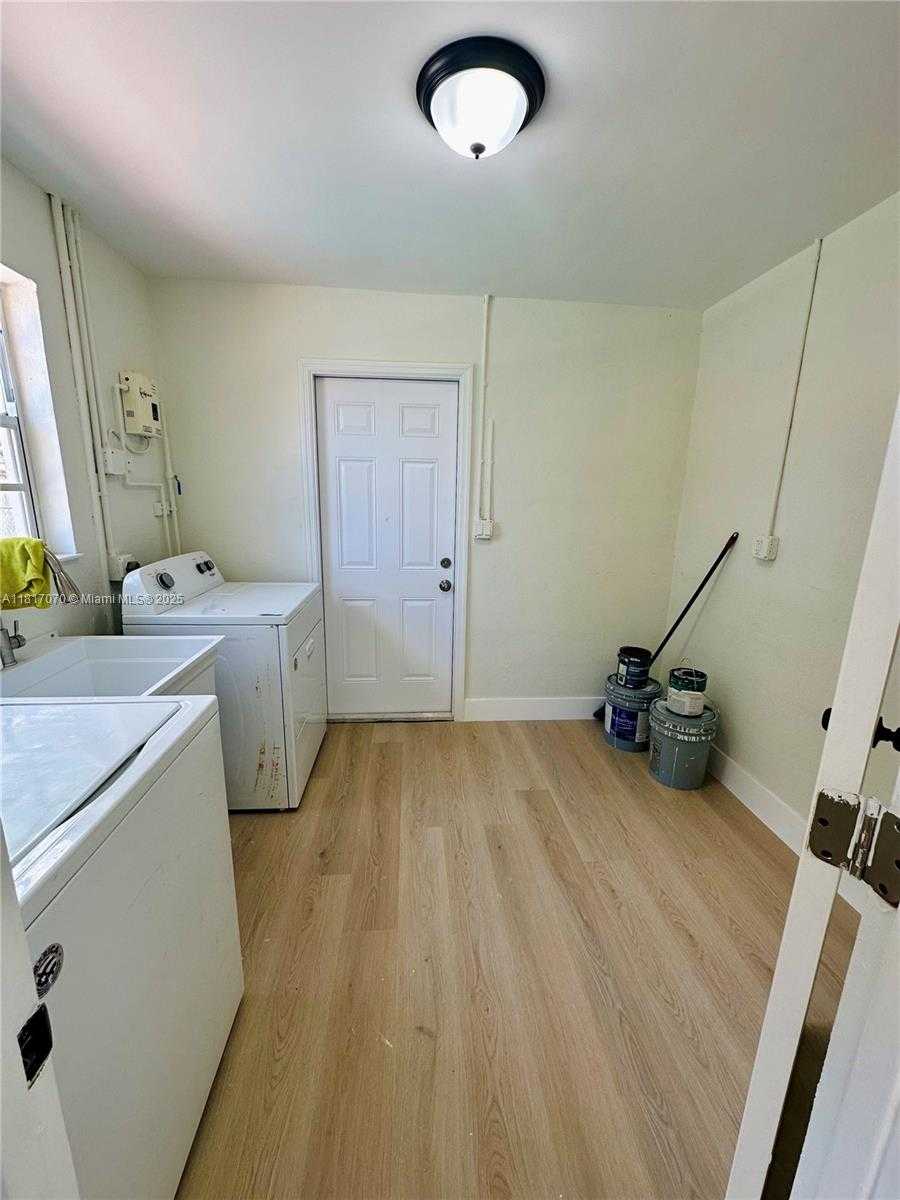 Small Image of 6570 NORTH WEST 6TH CT, Margate Number 7