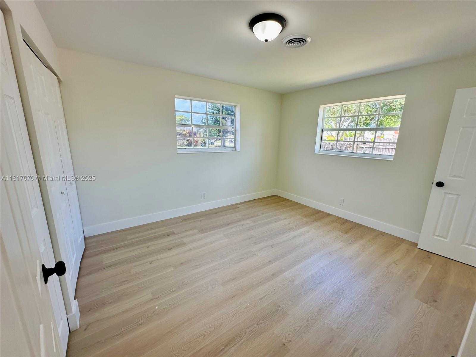 Small Image of 6570 NORTH WEST 6TH CT, Margate Number 8