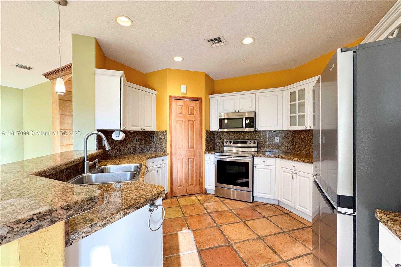 Small Image of 16120 SOUTH WEST 91ST CT, Palmetto Bay Number 16