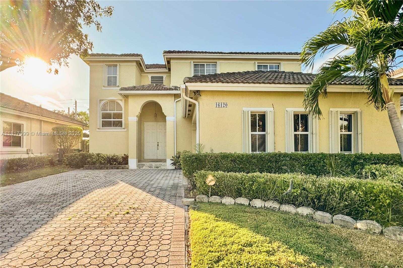 Small Image of 16120 SOUTH WEST 91ST CT, Palmetto Bay Number 2