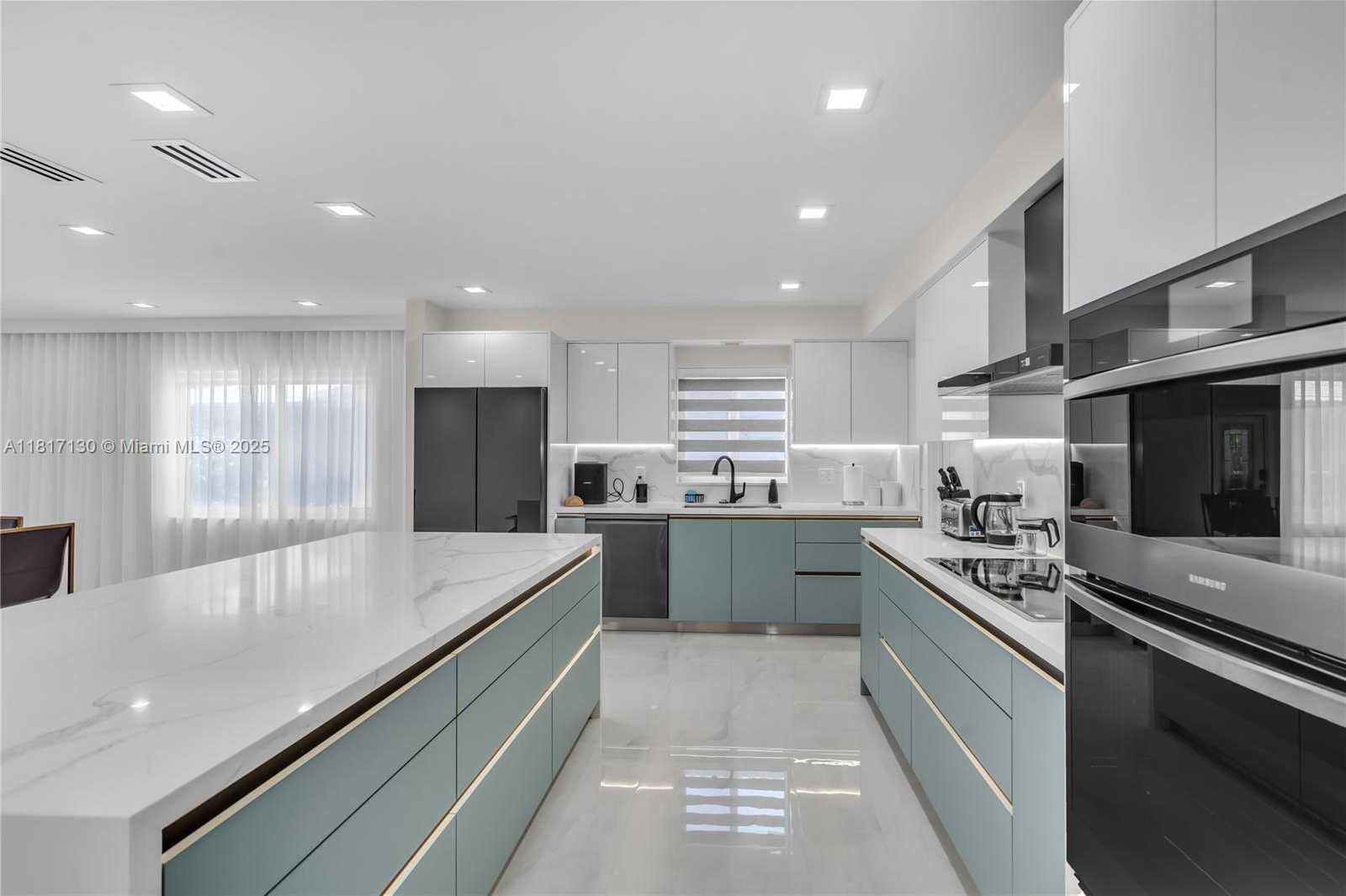 Small Image of 1045 HOLLYWOOD BLVD, Hollywood Number 7