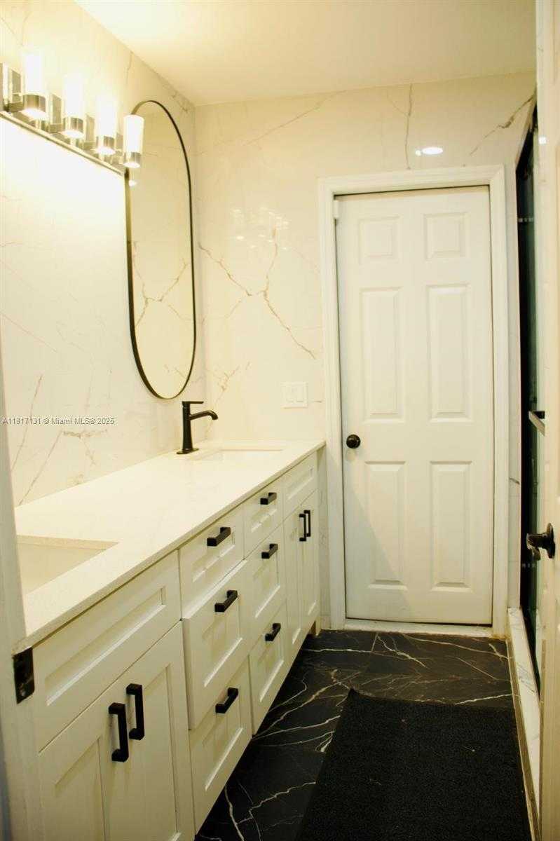 Small Image of 1550 SOUTH WEST 52ND TER, Plantation Number 11