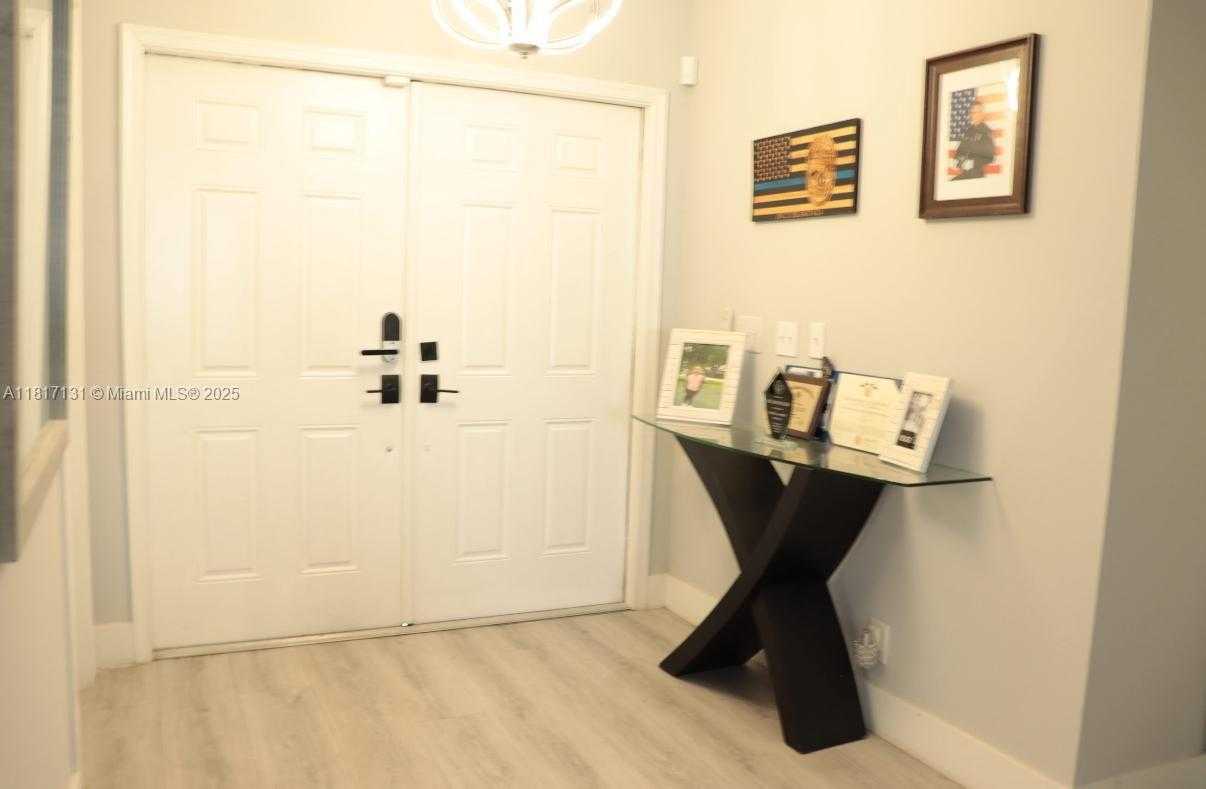 Small Image of 1550 SOUTH WEST 52ND TER, Plantation Number 3