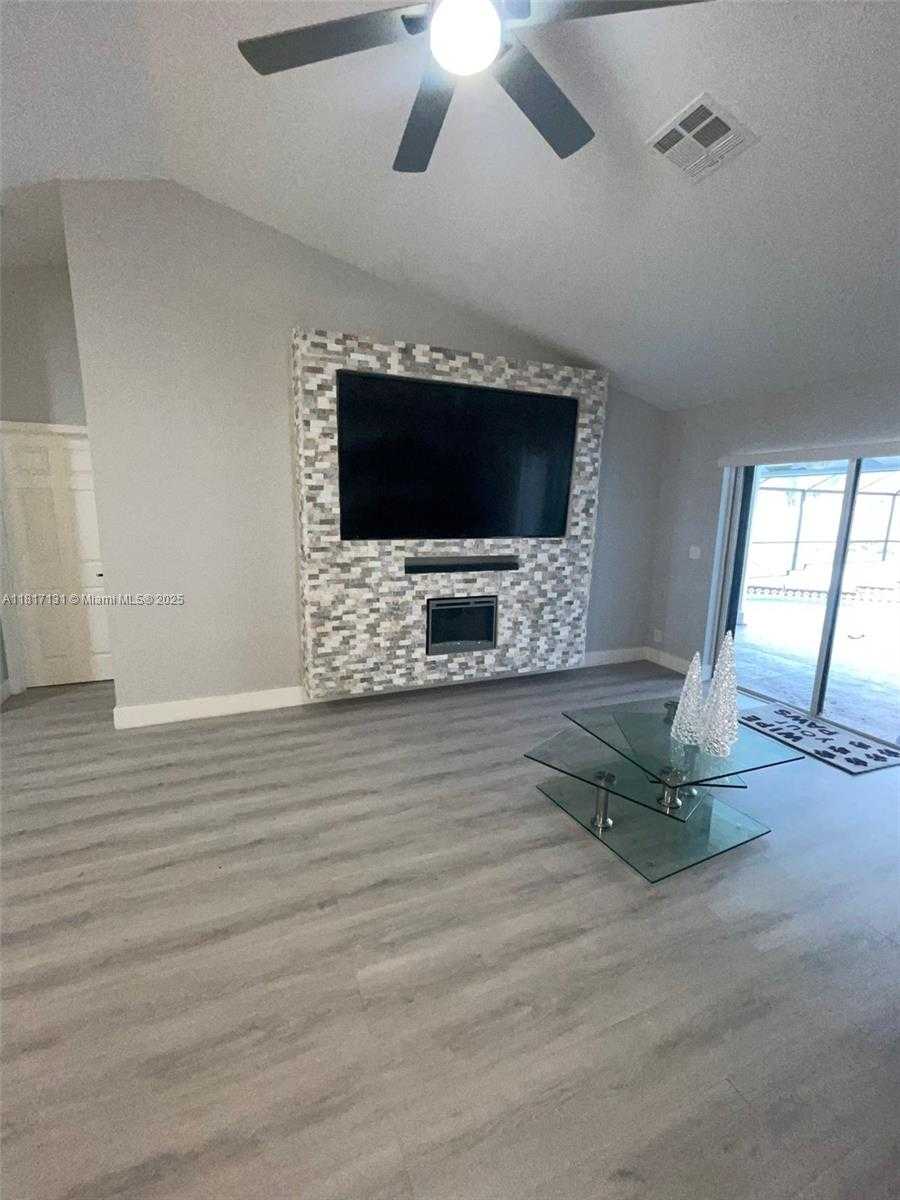 Small Image of 1550 SOUTH WEST 52ND TER, Plantation Number 4