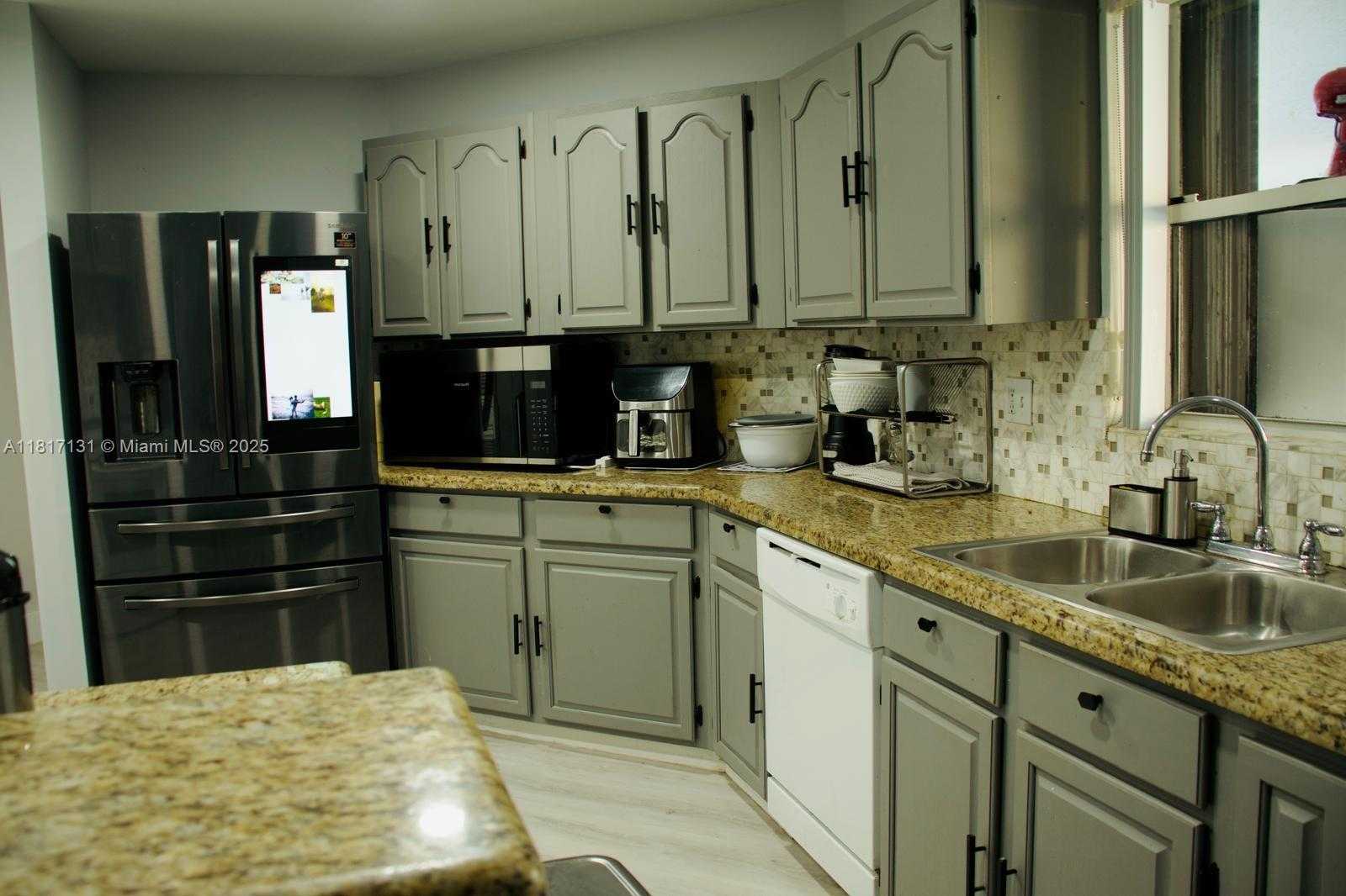 Small Image of 1550 SOUTH WEST 52ND TER, Plantation Number 6