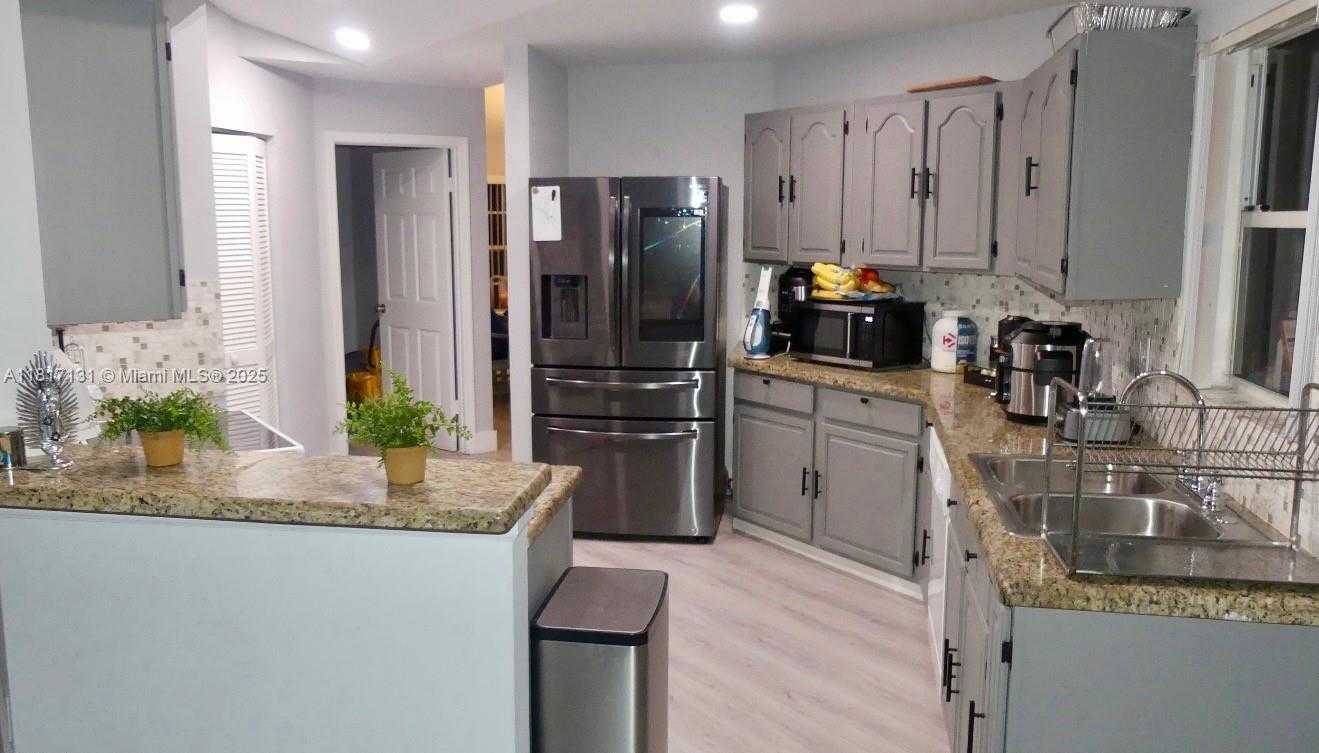 Small Image of 1550 SOUTH WEST 52ND TER, Plantation Number 7