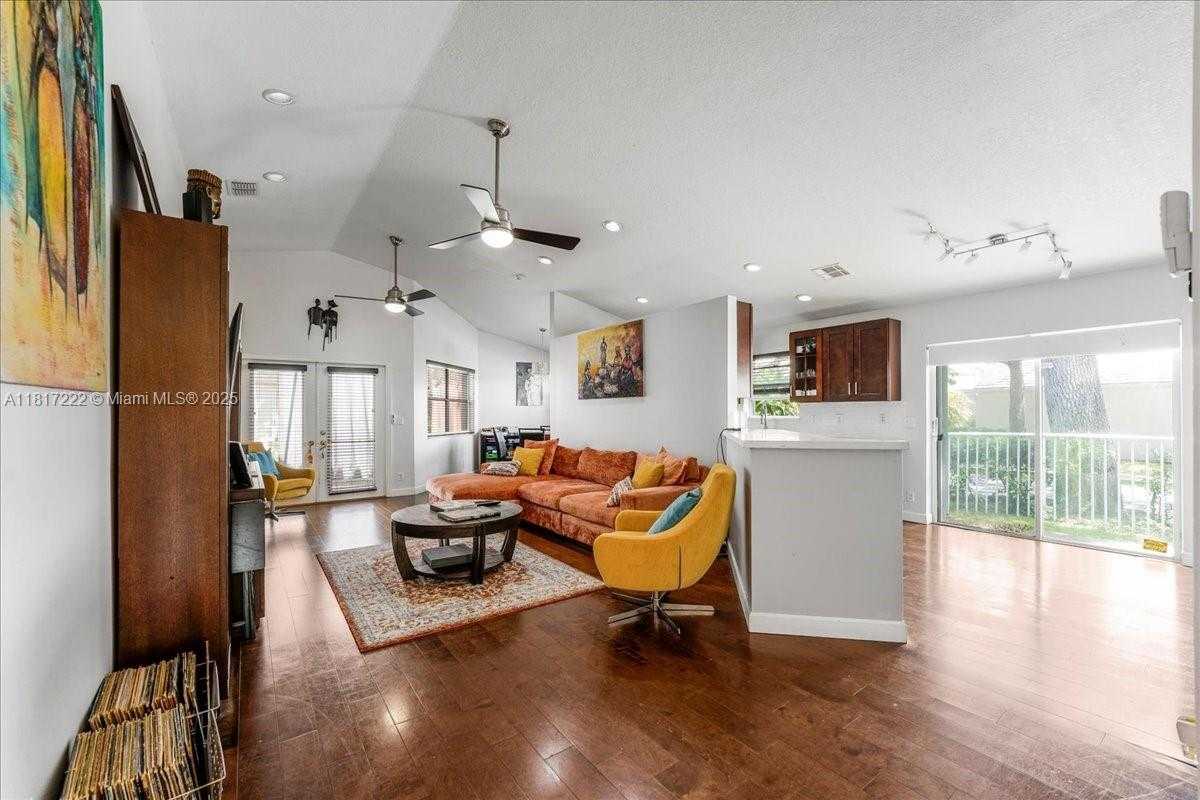Small Image of 9462 NORTH WEST 8TH CIR, Plantation Number 21
