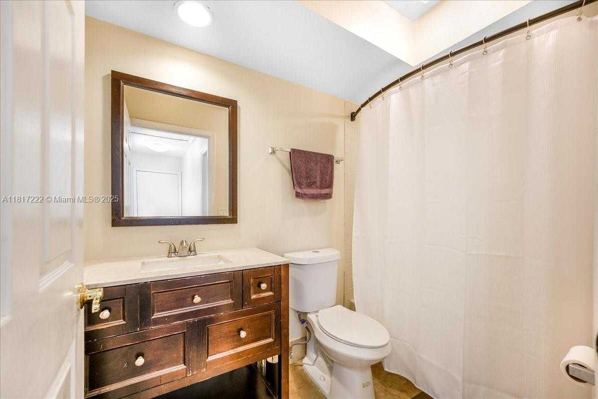 Small Image of 9462 NORTH WEST 8TH CIR, Plantation Number 33