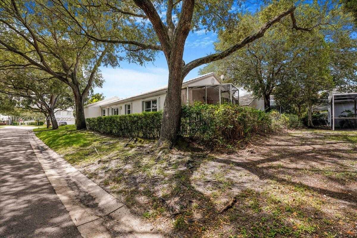 Small Image of 9462 NORTH WEST 8TH CIR, Plantation Number 9