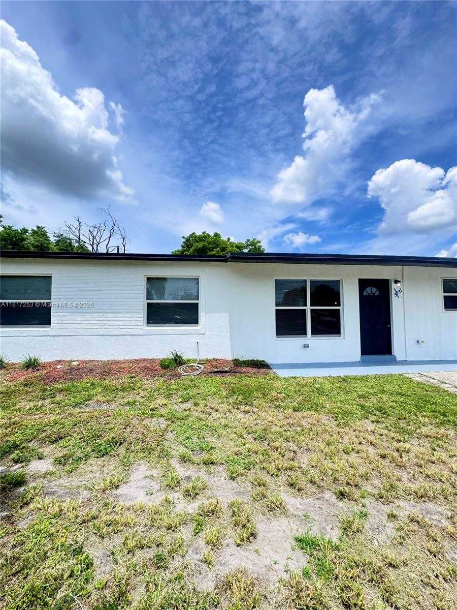 Small Image of 3731 SOUTH WEST 58TH TER, Davie Number 14
