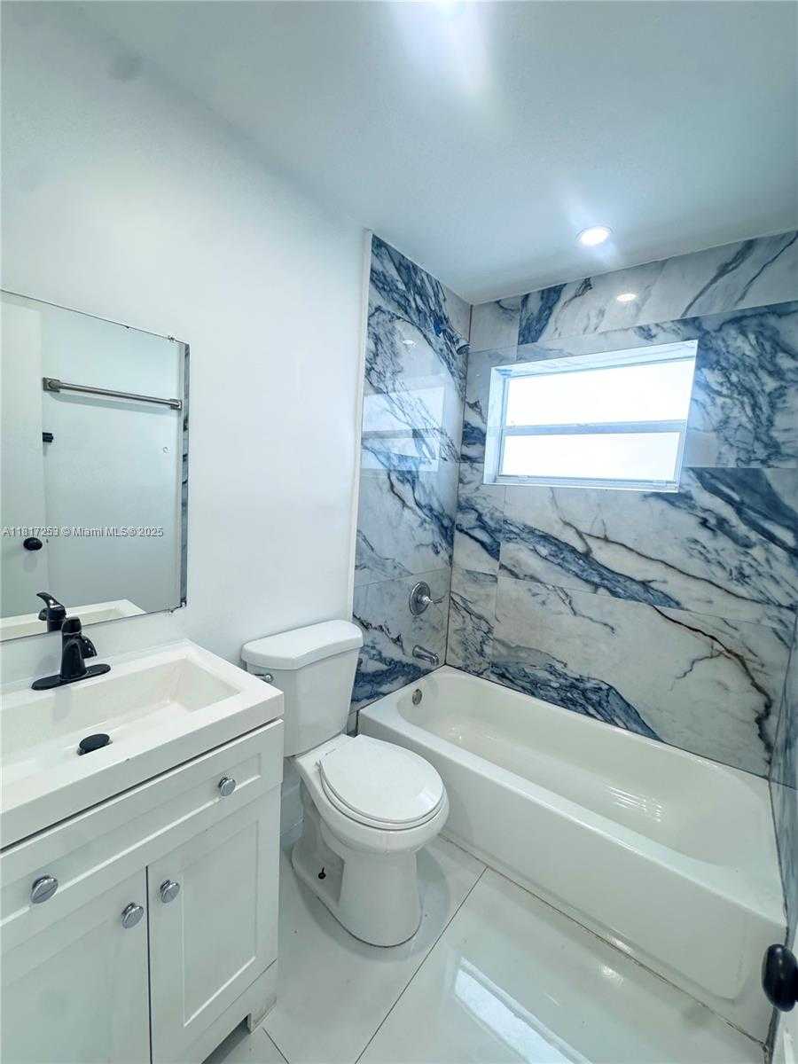 Small Image of 3731 SOUTH WEST 58TH TER, Davie Number 16