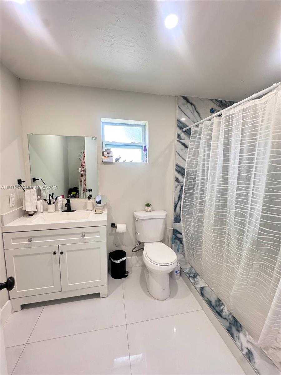Small Image of 3731 SOUTH WEST 58TH TER, Davie Number 42