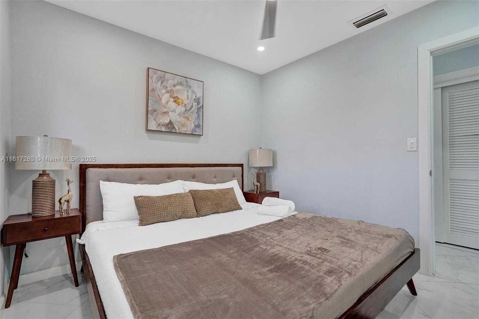 Small Image of 5230 NORTH EAST 20TH AVE, Fort Lauderdale Number 17