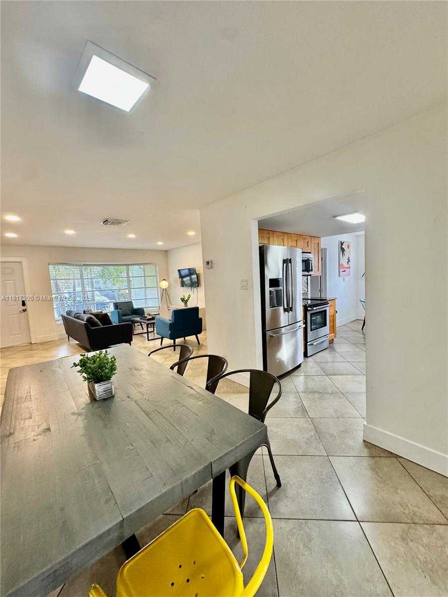Small Image of 6481 KIMBERLY BLVD, North Lauderdale Number 12