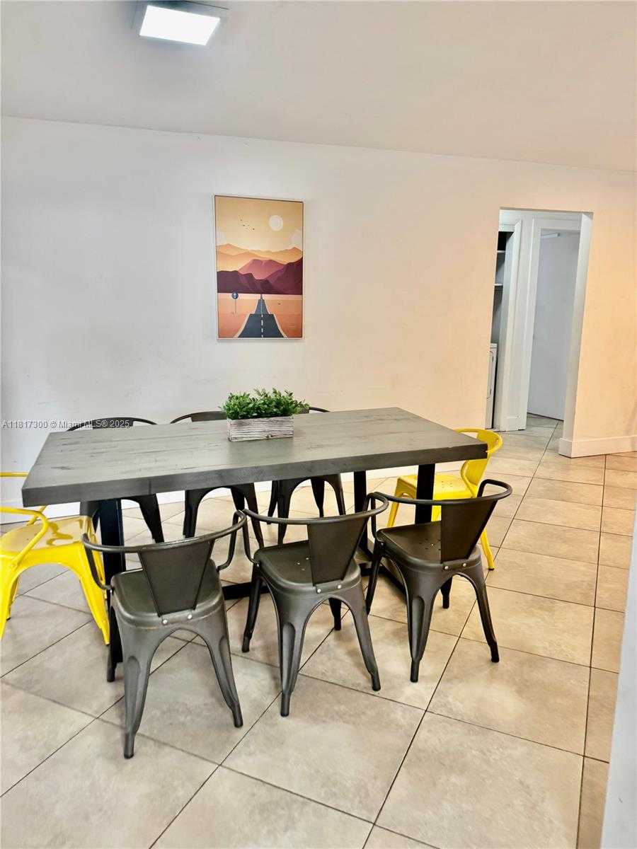 Small Image of 6481 KIMBERLY BLVD, North Lauderdale Number 13