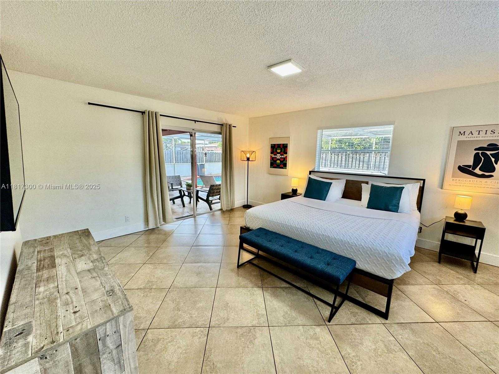 Small Image of 6481 KIMBERLY BLVD, North Lauderdale Number 15
