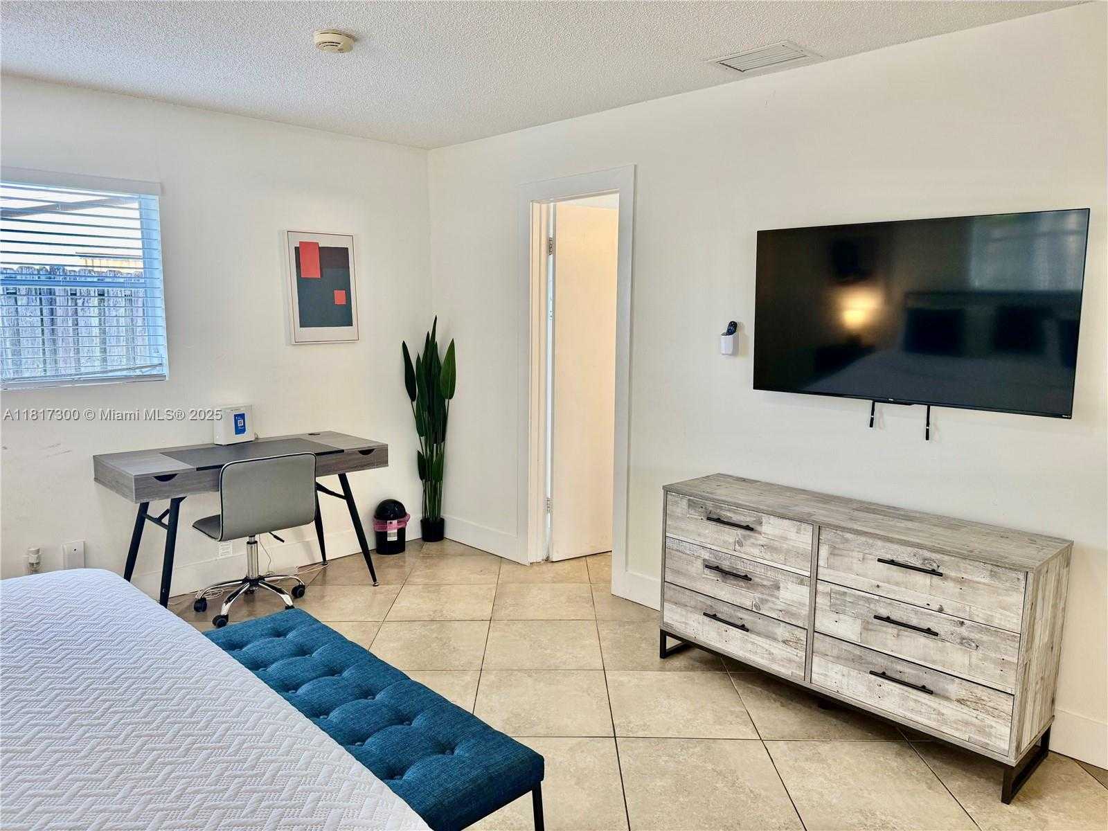 Small Image of 6481 KIMBERLY BLVD, North Lauderdale Number 16