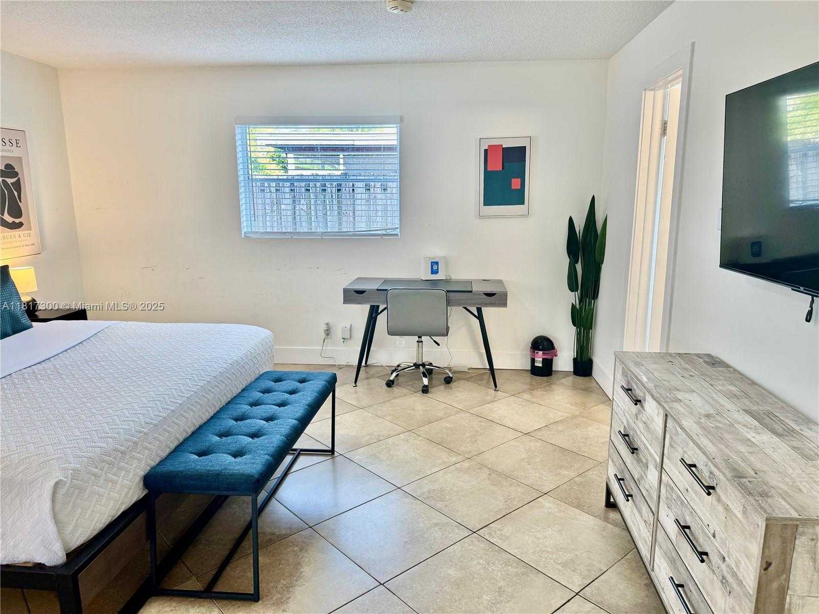 Small Image of 6481 KIMBERLY BLVD, North Lauderdale Number 17