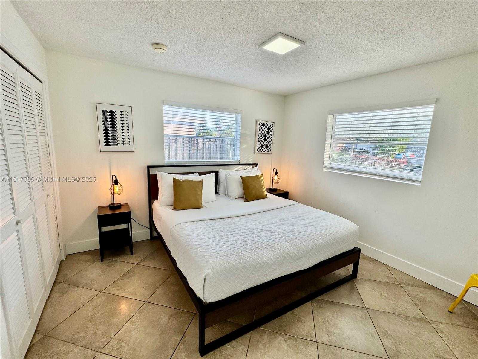 Small Image of 6481 KIMBERLY BLVD, North Lauderdale Number 21