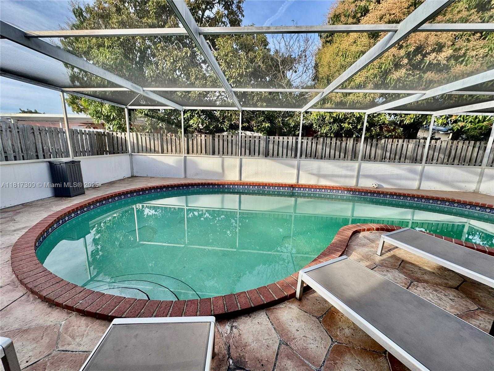 Small Image of 6481 KIMBERLY BLVD, North Lauderdale Number 26
