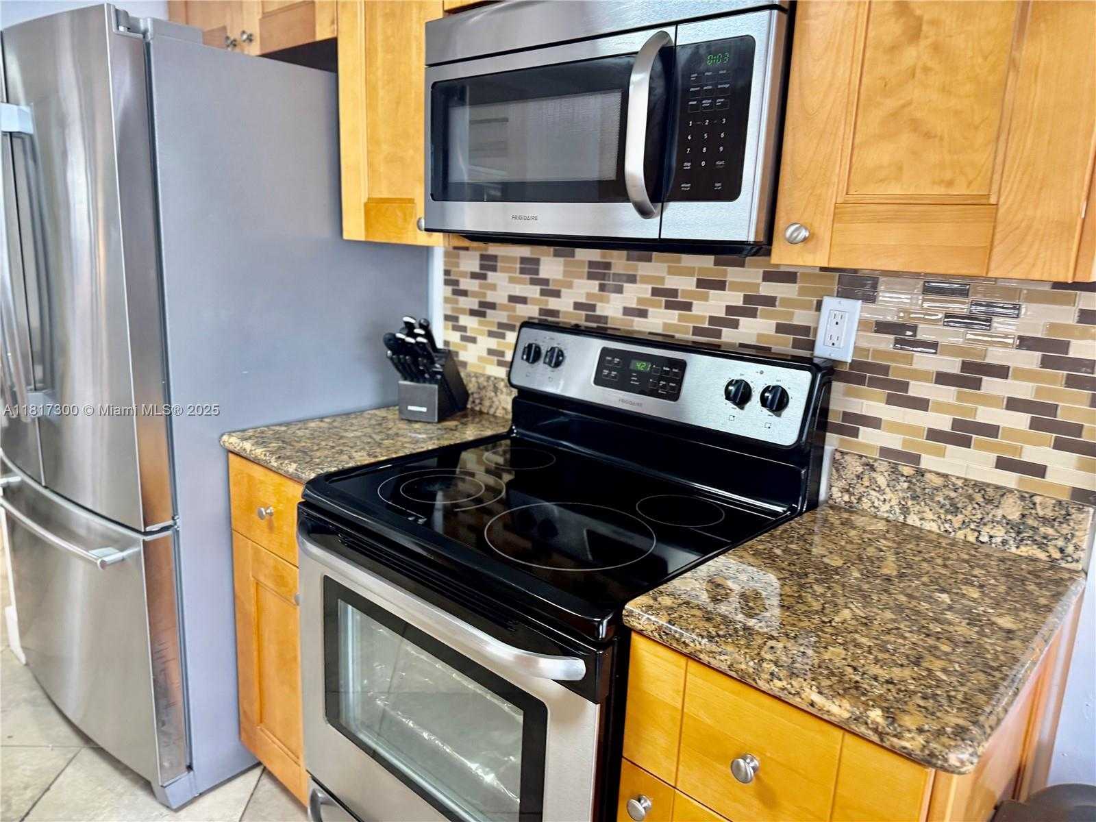 Small Image of 6481 KIMBERLY BLVD, North Lauderdale Number 8