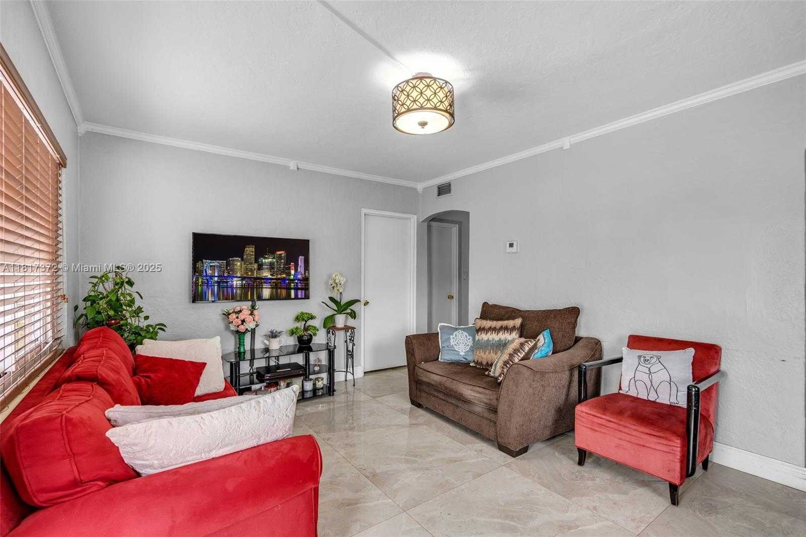 Small Image of 810 EAST 9TH PL, Hialeah Number 17