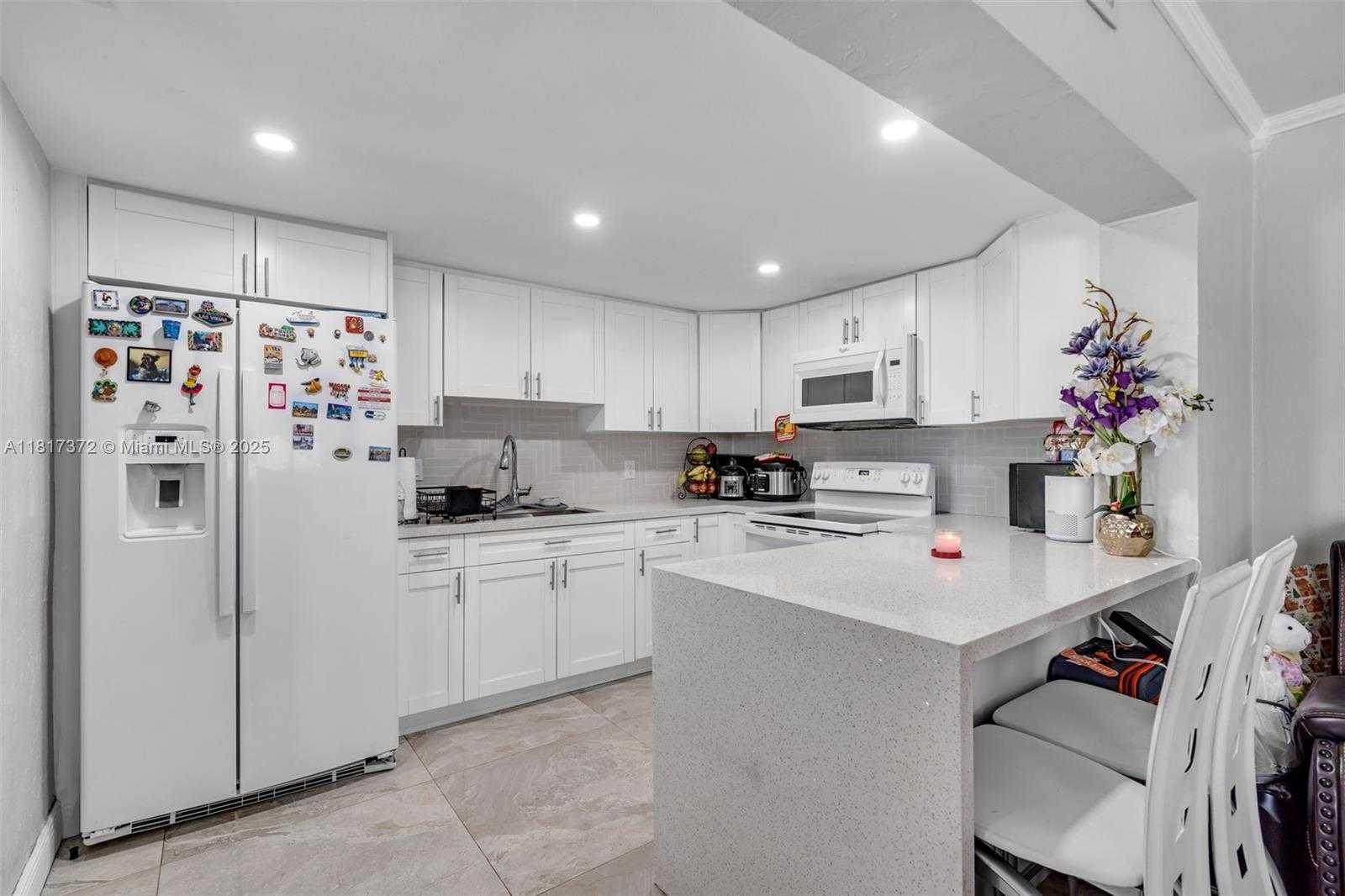 Small Image of 810 EAST 9TH PL, Hialeah Number 22