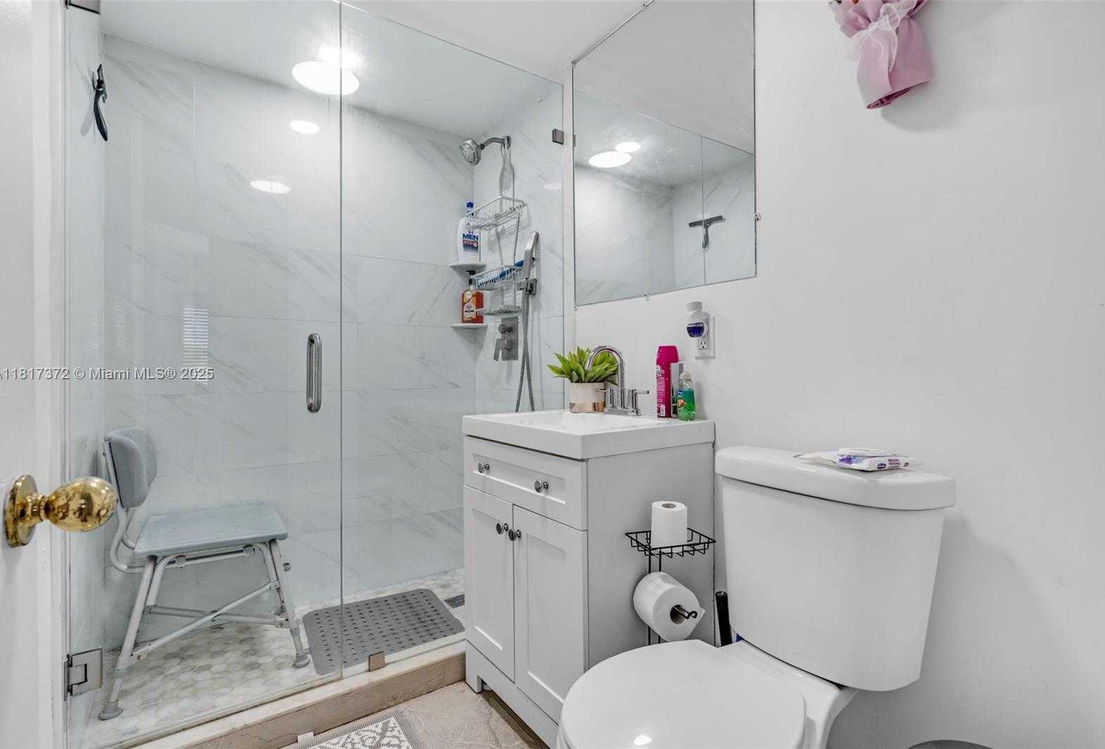 Small Image of 810 EAST 9TH PL, Hialeah Number 27